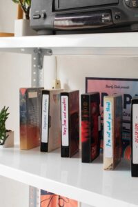 retro-vhs-packaging-arrangement-1-1-200x300 Pagina Inicial